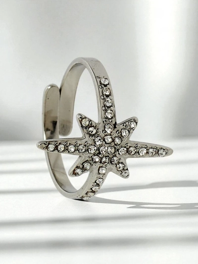 Браслет-обруч Dolce Vita с декоративными шармами