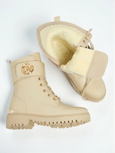 Naiste Lorice kaunistustega tööstiilis saapad