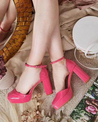 Royalfashion Naiste Lefeyoa lakitud postisandaalid