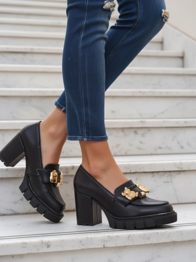 Женские босоножки Ateny на каблуке из экокожи черного цвета