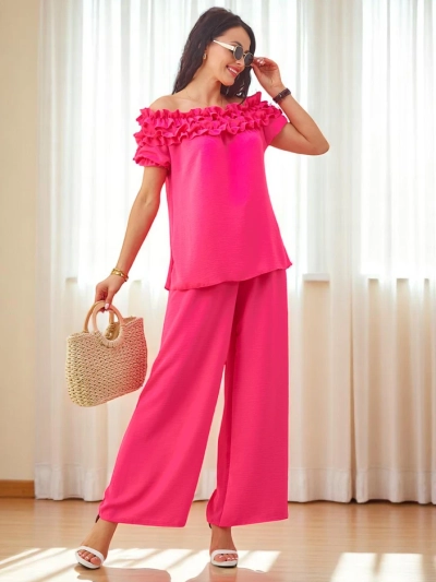 Royalfashion Naiste komplekt, millel on õlgadelt avatud lühikeste varrukatega pluus ja dekoratiivne kaelus ning laiad püksid