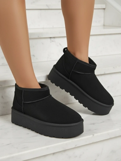 Royalfashion Women's platform a'la snow boots in black Dagodo