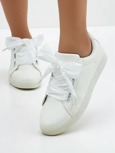 Женские эко-кожаные кроссовки Royalfashion с декоративными шнурками Etti