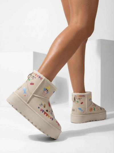 Lemuria Boots - Cream Doodle Snow Boots on a Thick Sole Furrini