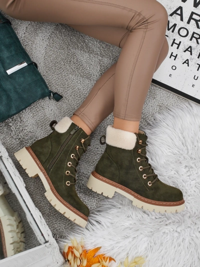 Naiste karvase voodriga matkasaapad Tessara