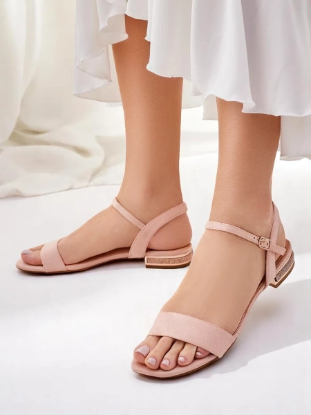 Royalfashion Naiste lamedad sandaalid Aronies