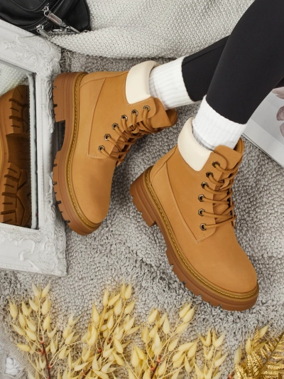 Women's Avienne Trapper Boots