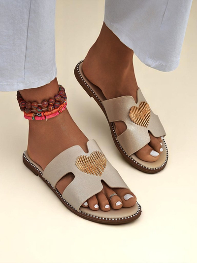Royalfashion Women's Flat Sole Flip-Flops Heart Chic