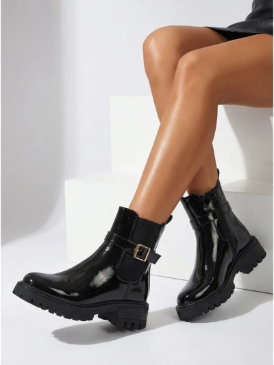 Lakitud öko-nahast naiste saapad Calivi