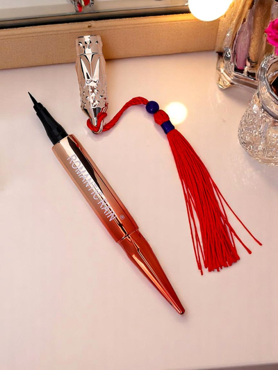 Romantic Rain Eyeliner in pen