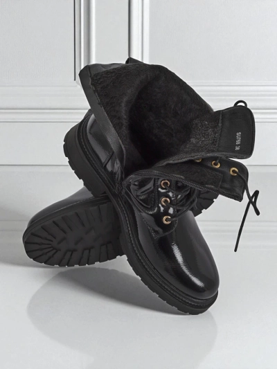 Pikitud naiste poolsaapad, valmistatud ökoloogilisest lakknahast Opal Verge