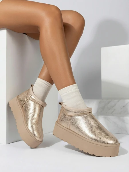 Royalfashion Naiste lühikesed saapad a'la lumesaapad Ozozi