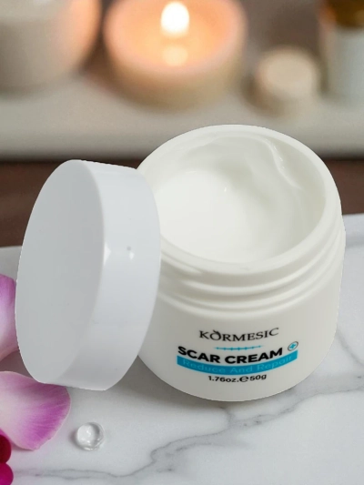 Scar cream supports skin regeneration