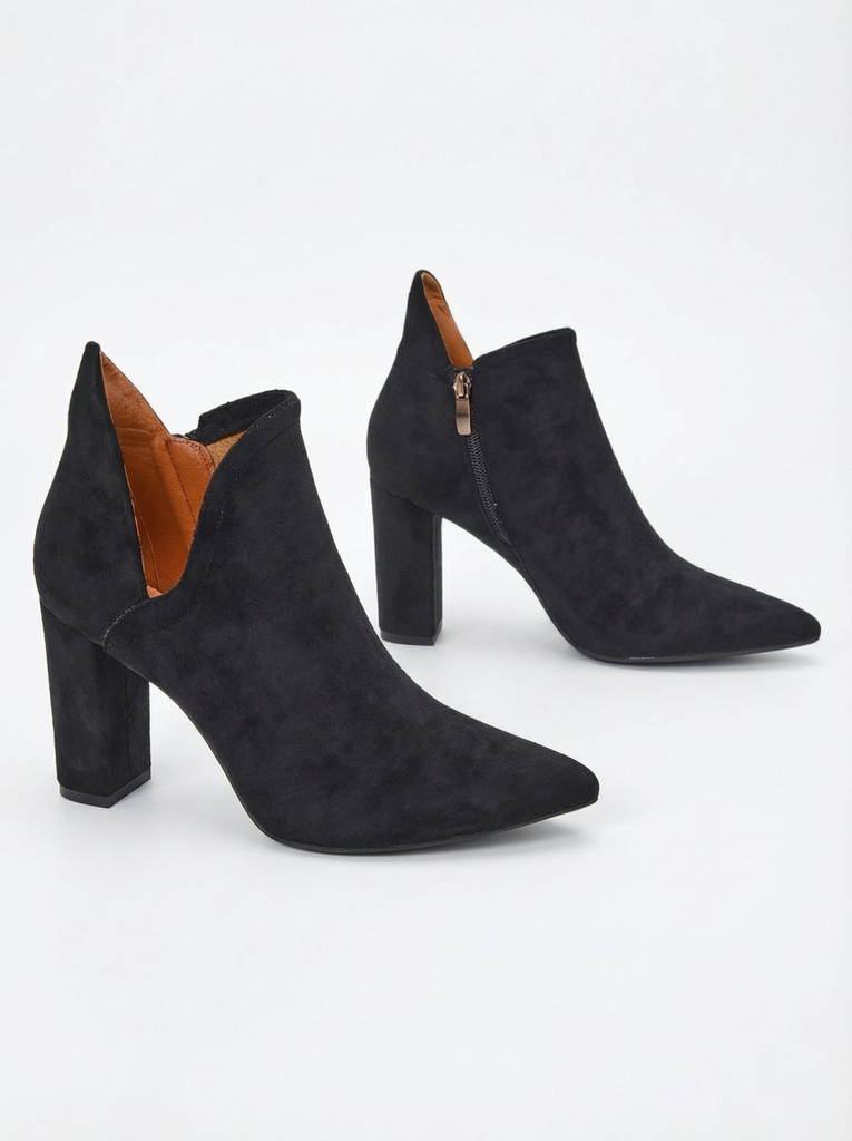 Black boots with cut from Alania - Footwear