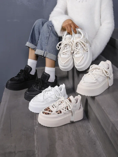 Royalfashion Sportjalatsid naistele platvormil Aeroll