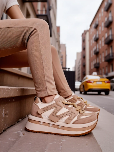 Спортивные кроссовки на платформе для женщин Royalfashion Eviger