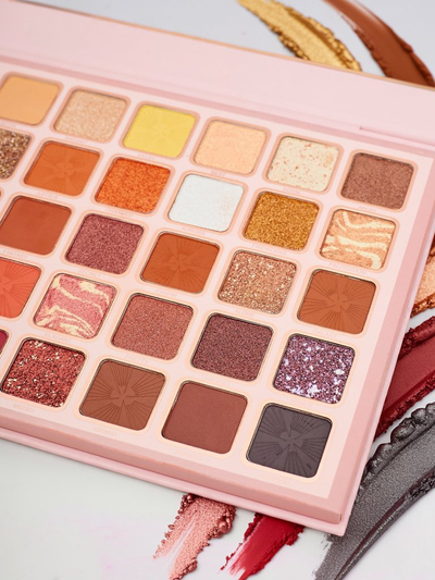Палетка Girl Magic 35 теней с блестками и матовыми оттенками Golden Chocolate Fudge
