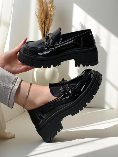 Royalfashion Naiste patendi loafers Arieda
