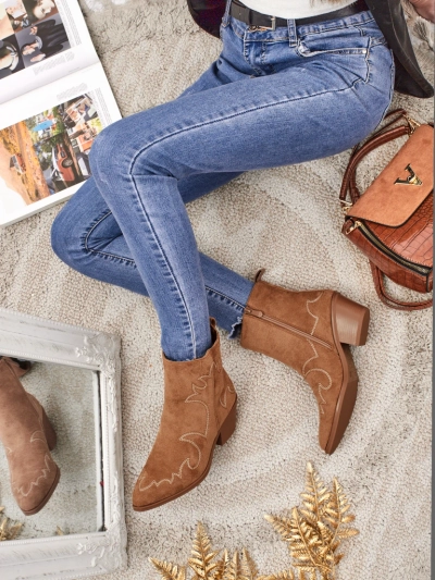 Velvet Ash naiste kauboistiilis poolsaapad – kontsaga