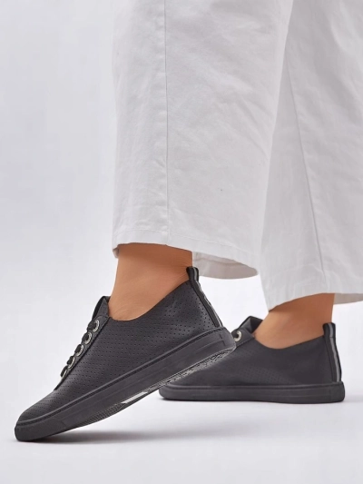 Royalfashion Women's sneakers with rhinestones Cytorrie