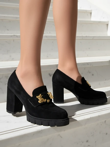 Vapustavad mustad plokk-kontsaga seemisnahast kingad, elegantsed ja moekad