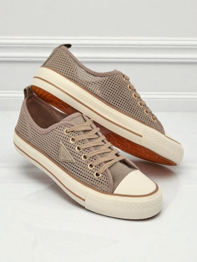 Royalfashion Naister perforatsiooniga tennisepad Rebbse