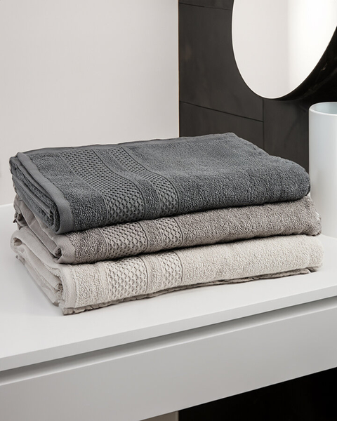Royalfashion Set of 3 bathroom towels
