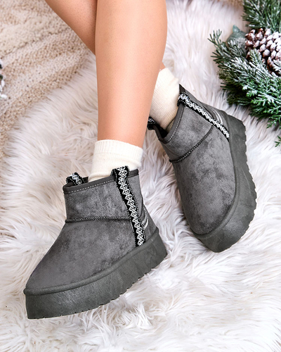 Royalfashion Women's short boots a'la snow boots with ornament Erititta