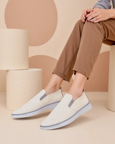 Royalfashion Naiste perforatsiooniga spordijalatsid Musio