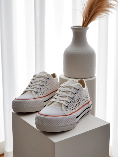 Royalfashion Naiste perforatsiooniga tossud Nizzet