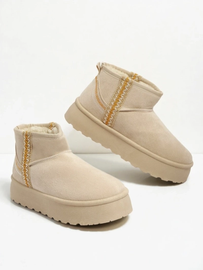 Lühikesed naiste a'la lumesaapad Pravel