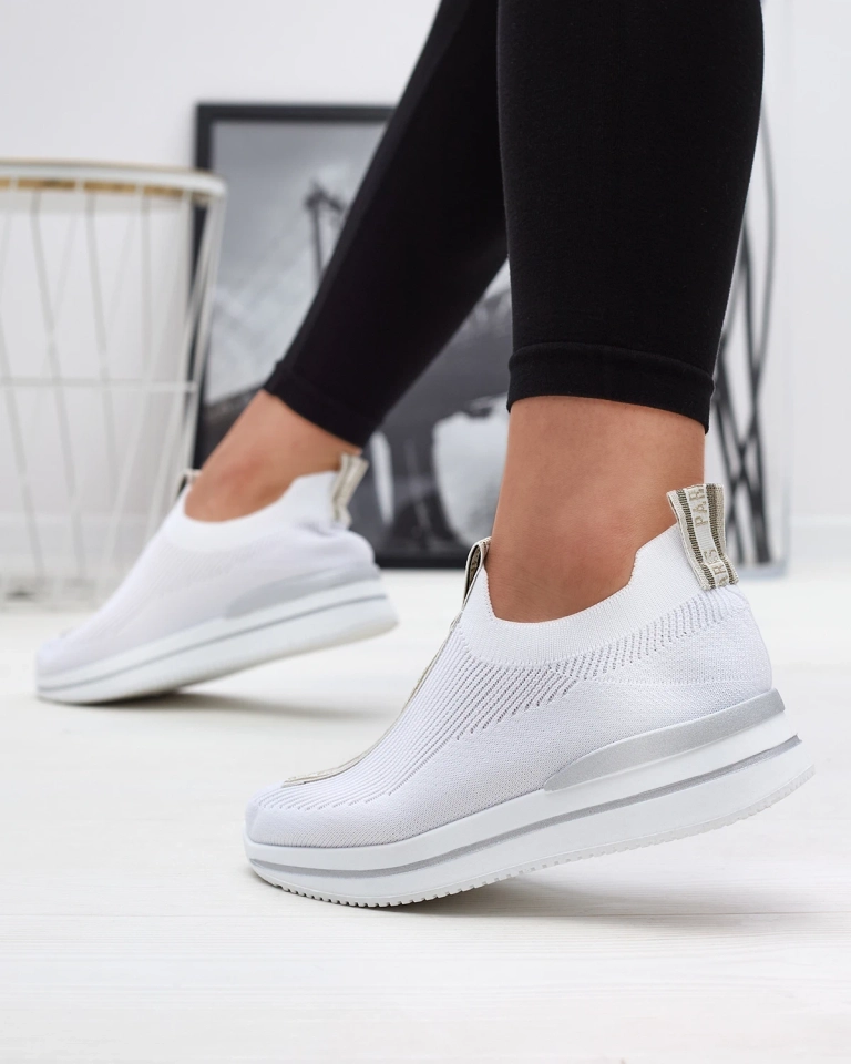 Женские спортивные туфли-слипы с надписью белого цвета Cerppa- Footwear