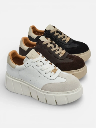 Naiste naturaalsest nahast sportlikud tossud Taures