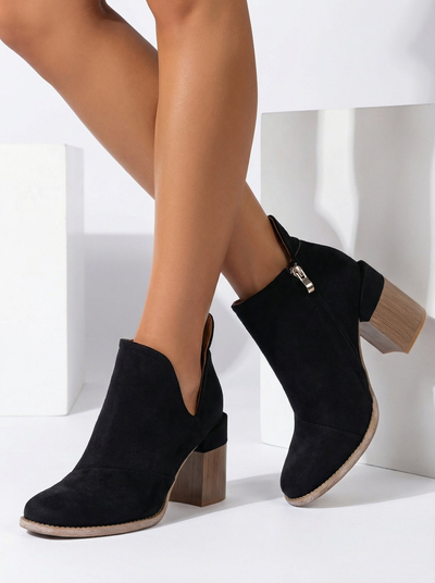 Women's boots with cut-outs in black Plinara - Footwear
