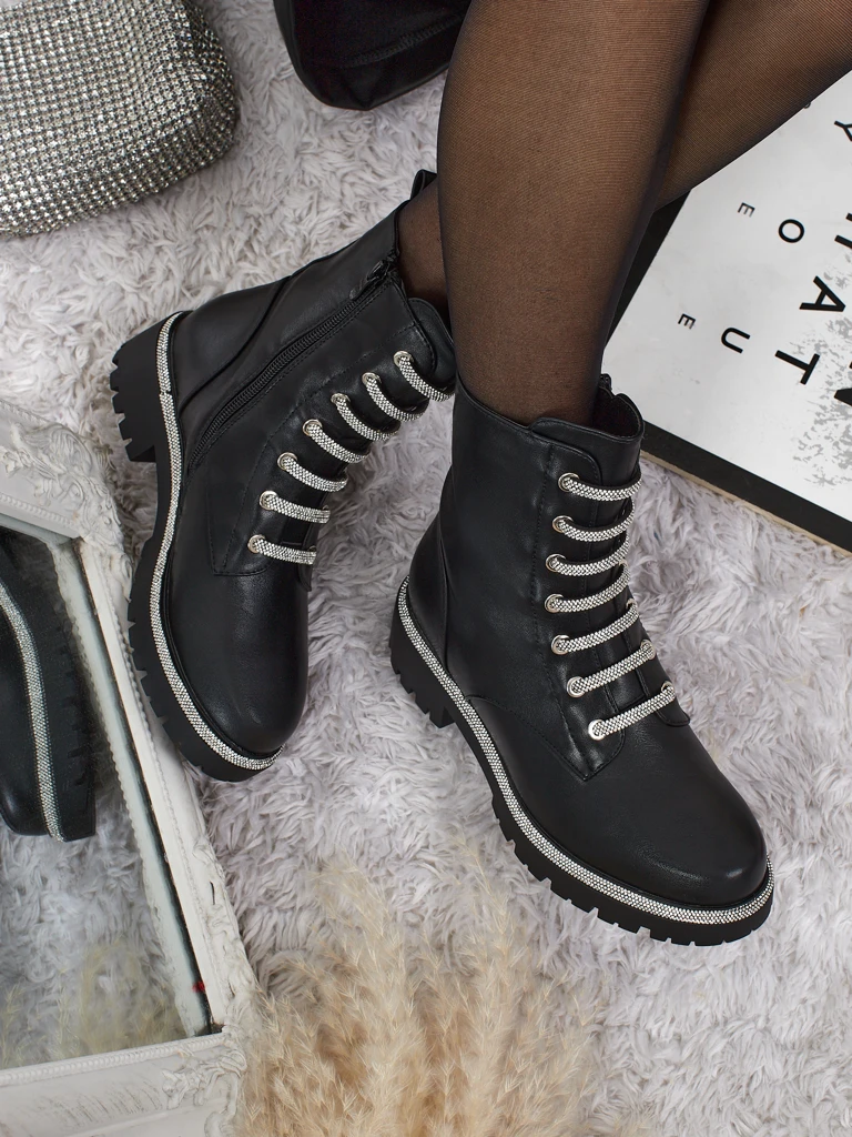 Öko-nahast paeltega naiste poolsaapad Lunara