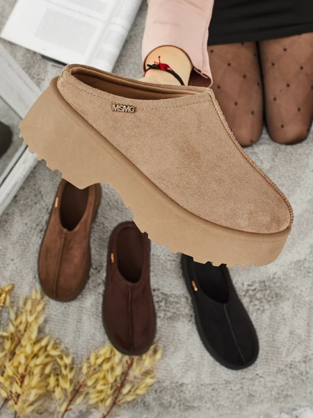 Calindra Women's Short Faux Fur Snow Boots