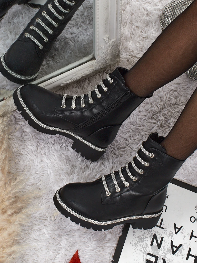 Öko-nahast paeltega naiste poolsaapad Lunara