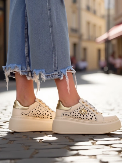 Royalfashion Women's perforated sport sneakers Jovixi
