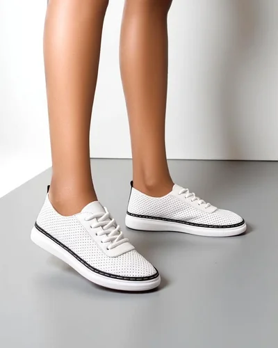 Royalfashion Naiste aetud tossud Tareb