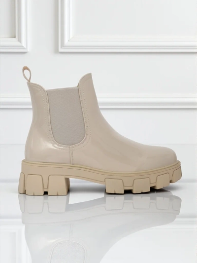 Royalfashion Lakitud ökonahast massiivse tallaga poolsaapad Calista Weide