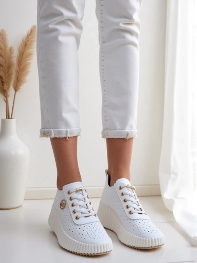 Royalfashion Naiste perforatsiooniga sportlikud sneaks Jovenes