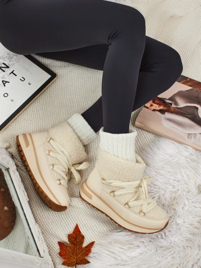 Women's snow boots with fur Verruna