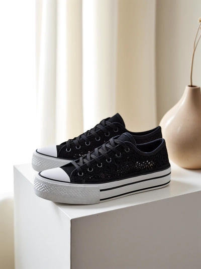 Royalfashion Naiste perforatsiooniga tennisede Nizzet