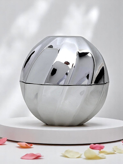 Palsamparfüüm, mille inspiratsiooniks on Rose of no man's land