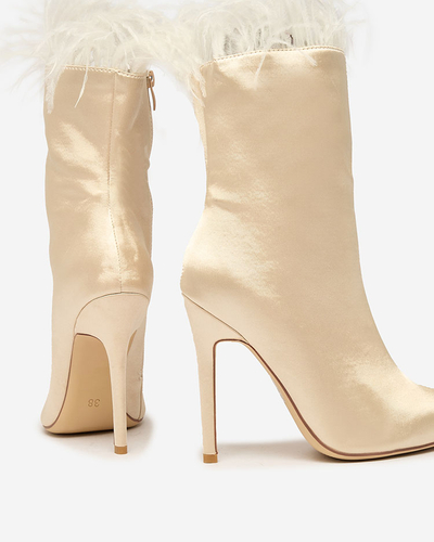 Royalfashion Бежевые женские перьевые сапоги Wenelika