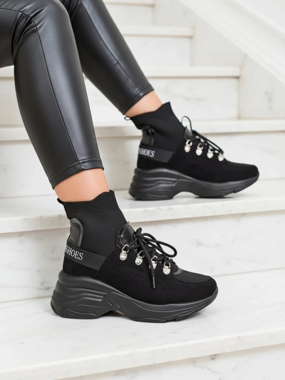 Royalfashion Naiste mustad isoleeritud Aleppo tossud