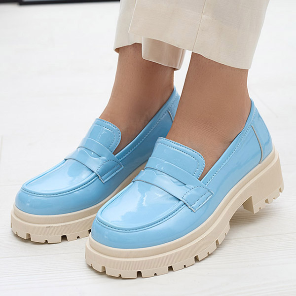 Royalfashion Sinised lakitud mokasiinid naistele Noppel