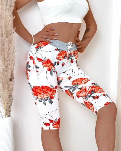 Women's floral 3/4 shorts in white and red PLUS SIZE- Clothing