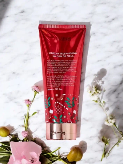 Luxelux Рождественский бальзам для тела с ароматом клубники 300 мл
