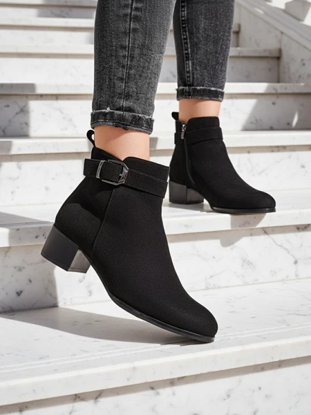Elegante Nero Eco-Leather Ankle Boots